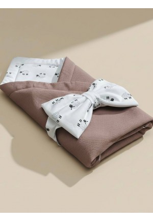 Одеяло детское с бантом на выписку вафля какао/овечки (O-015)